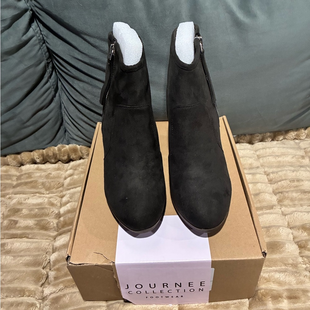Journee Collection Charcoal Suede Ankle Boots New $25